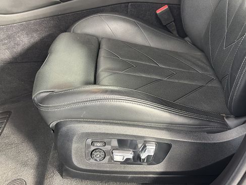 Used 2024 BMW XM AWD/4WD image 16