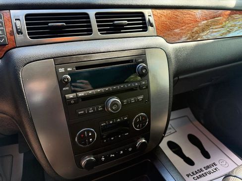 Used 2007 GMC Yukon XL SLT w/ SLT Preferred Equipment Group image 5