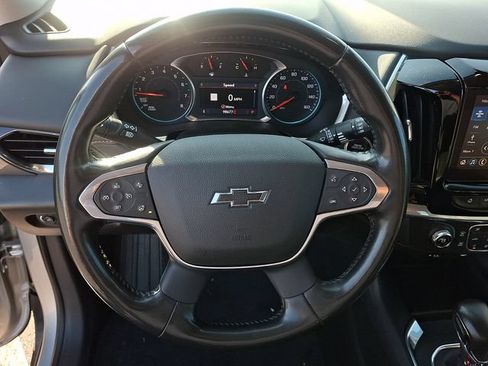 Used 2021 Chevrolet Traverse RS FWD image 17