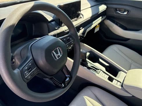 Used 2025 Honda Accord LX image 10