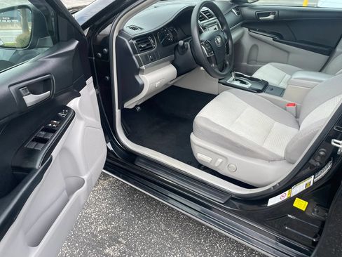 Used 2012 Toyota Camry LE w/ Preferred Accessory Pkg FWD image 9