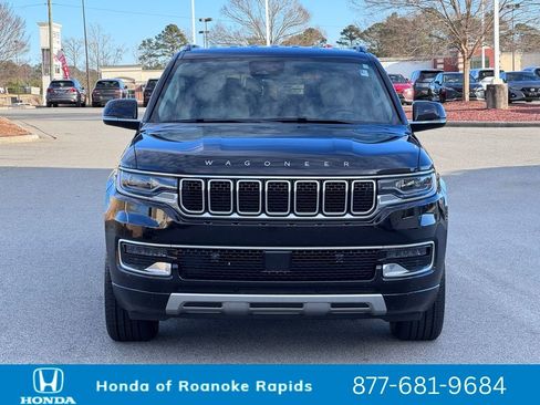 Used 2024 Jeep Wagoneer L Series II w/ Flexible Seating Group image 11