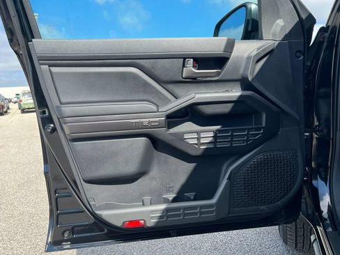 Used 2026 Toyota Tacoma TRD Sport AWD/4WD image 12