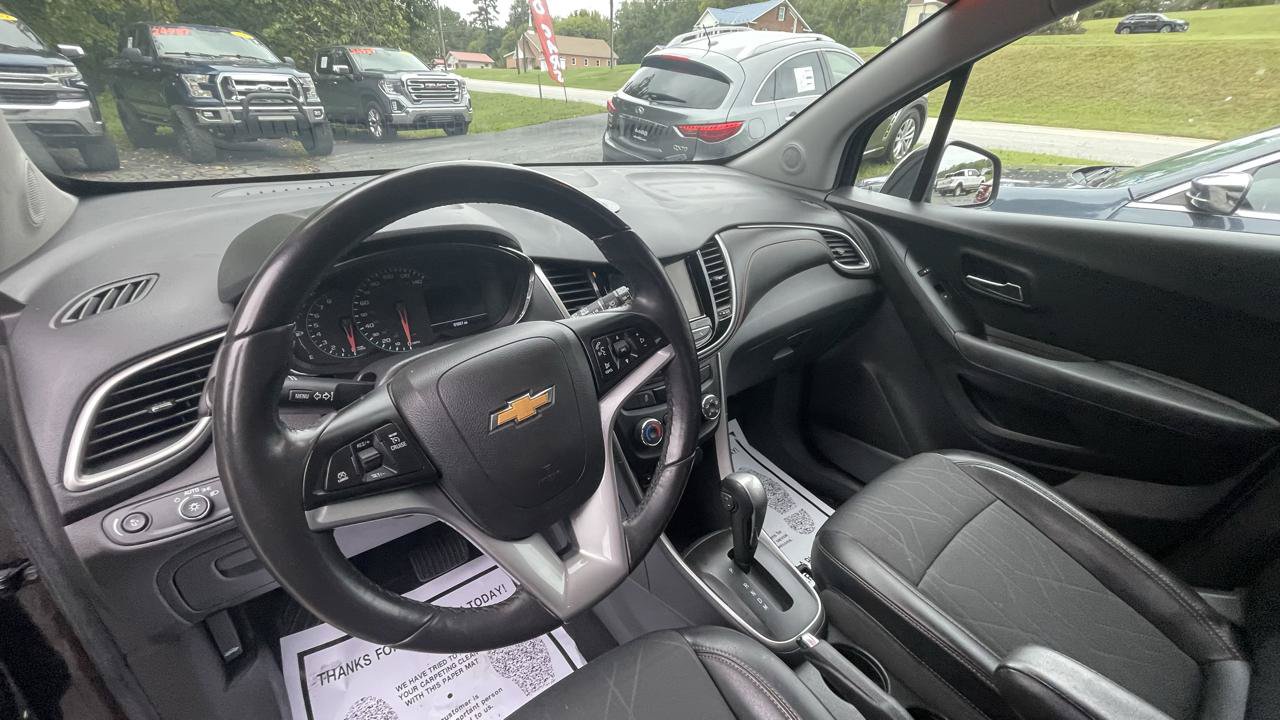 Used 2019 Chevrolet Trax LT w/ LT Convenience Package AWD/4WD image 17