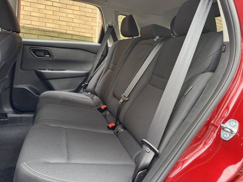 Used 2025 Nissan Rogue S AWD/4WD image 19
