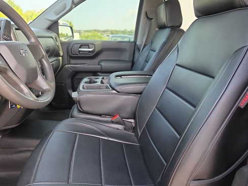 Used 2019 Chevrolet Silverado 1500 Custom Trail Boss w/ Custom Convenience Package AWD/4WD image 15