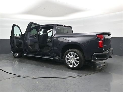Used 2022 Chevrolet Silverado 1500 High Country w/ High Country Premium Package image 46
