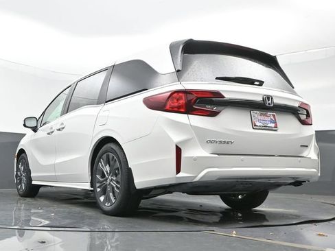 New 2026 Honda Odyssey Touring image 22