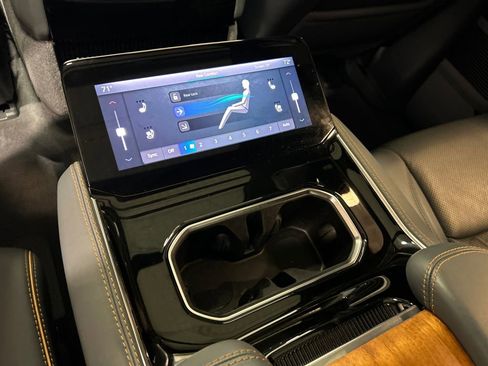 Used 2023 Jeep Grand Wagoneer Series III w/ Rear Seat Video Group 1 image 31