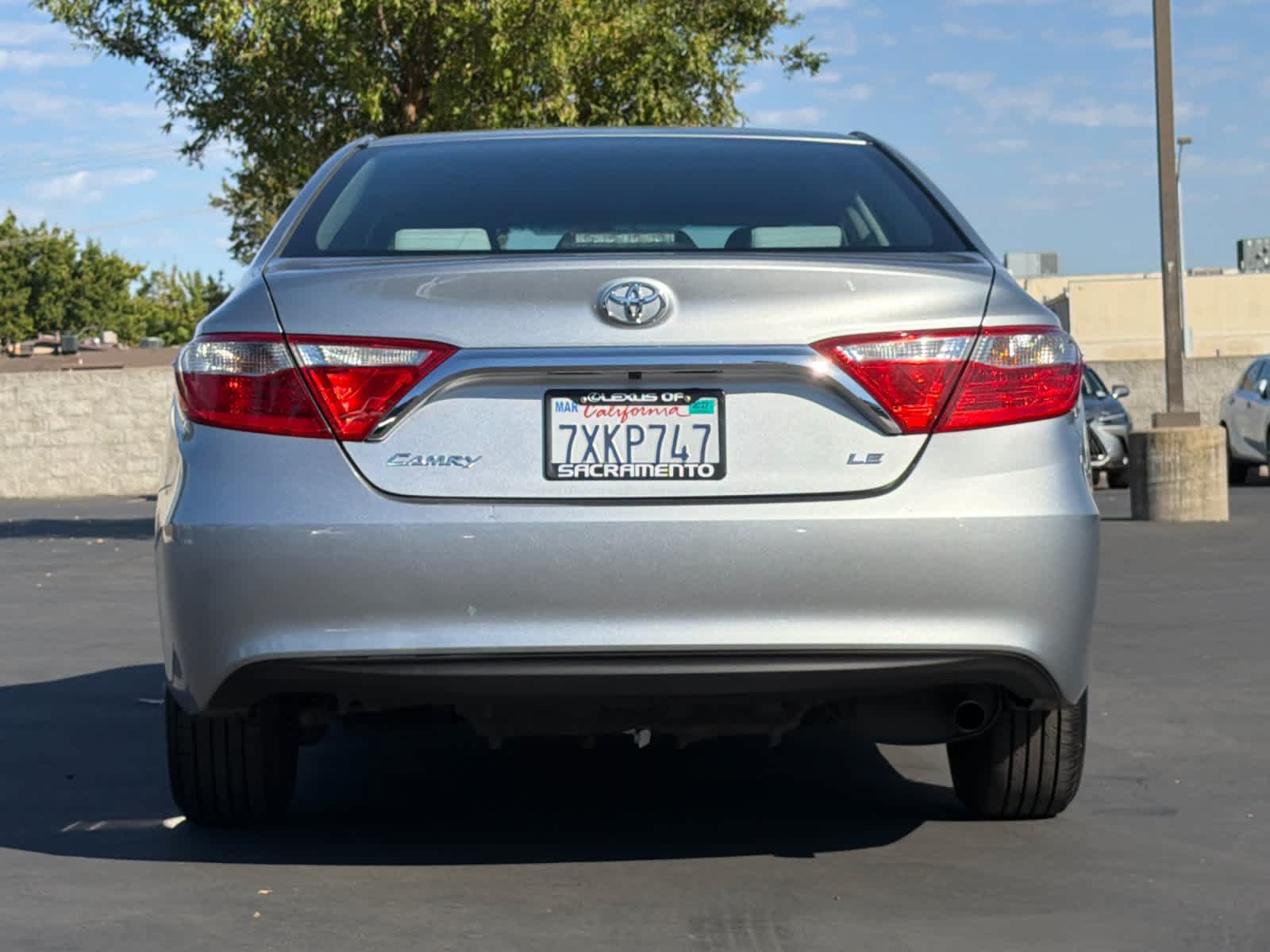 Used 2017 Toyota Camry LE FWD image 8