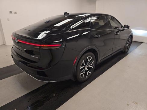 Used 2023 Toyota Crown Limited image 4