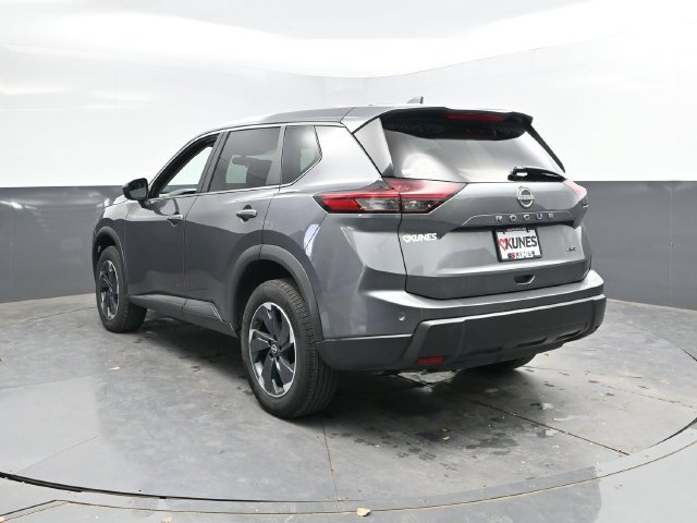 Used 2025 Nissan Rogue SV AWD/4WD image 10