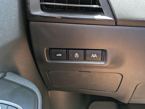 Used 2026 Nissan Sentra SR w/ SR Premium Package FWD image 24