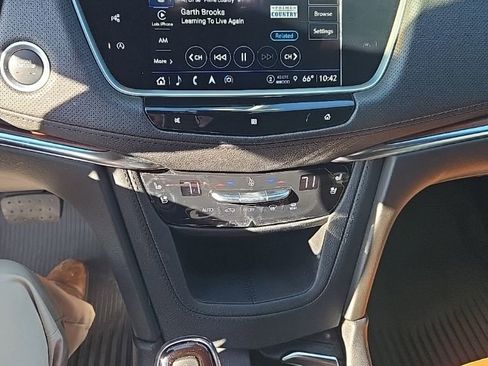 Used 2021 Cadillac XT5 Premium Luxury image 12