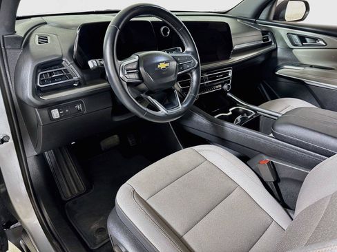 Certified 2026 Chevrolet Traverse LT w/ Driver Confidence Package FWD image 7