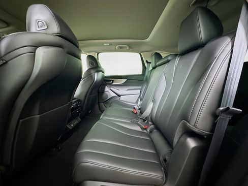 Used 2025 Acura MDX FWD image 29