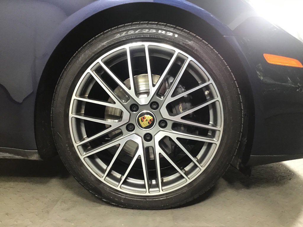 Certified 2023 Porsche Panamera image 14