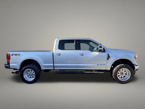 Used 2017 Ford F350 Lariat w/ Chrome Package image 6