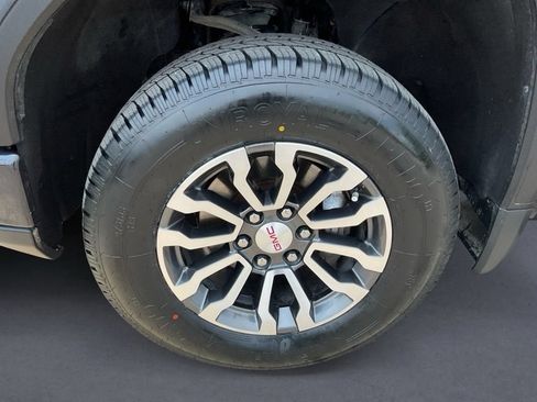 Used 2023 GMC Sierra 1500 AT4 w/ AT4 Premium Package AWD/4WD image 14