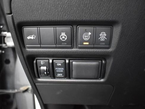 Used 2019 Nissan Armada Platinum w/ Captain's Chairs Package image 31