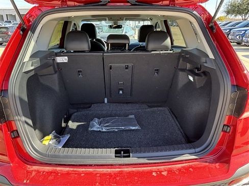 New 2024 Volkswagen Taos SE image 22