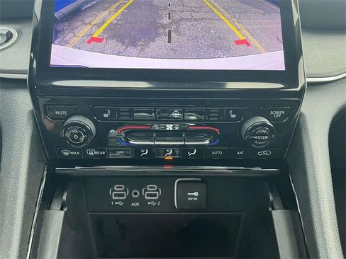 Certified 2023 Jeep Grand Cherokee Limited image 35