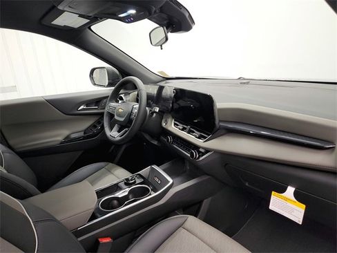 New 2026 Chevrolet Equinox LT w/ Convenience Package II image 31