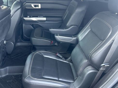 Used 2020 Ford Explorer XLT w/ Equipment Group 202A image 5