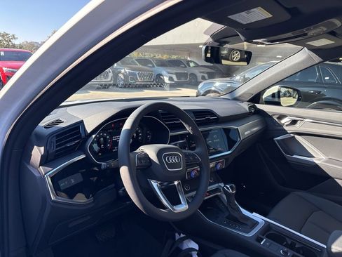 New 2025 Audi Q3 2.0T Premium image 12