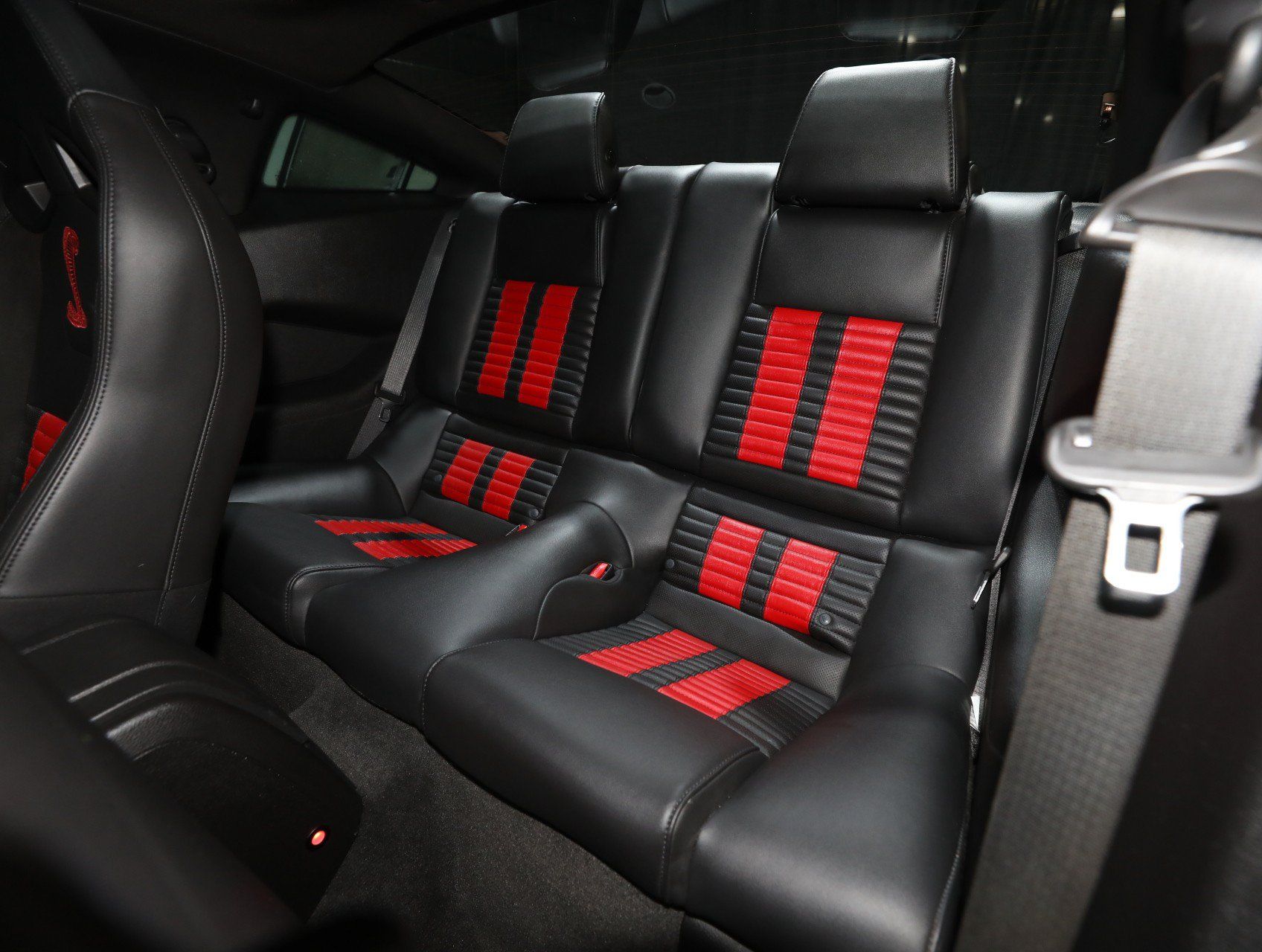 Used 2013 Ford Mustang Shelby GT500 RWD image 4