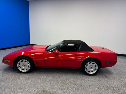 Used 1992 Chevrolet Corvette Convertible RWD image 8