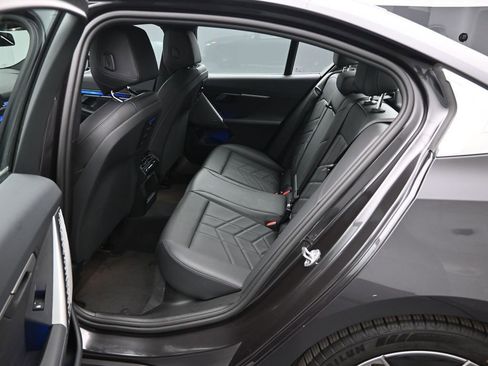 Used 2024 BMW i5 eDrive40i image 21