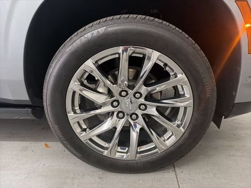 Certified 2025 Cadillac Escalade Premium Luxury Platinum w/ LPO, Radiant Package RWD image 10