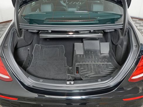 Used 2017 Mercedes-Benz E 300 4MATIC image 35