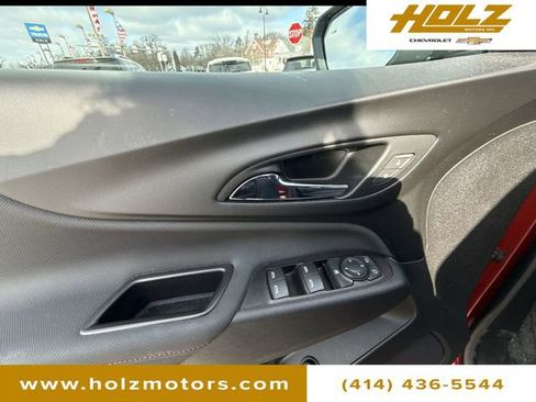 Certified 2022 Chevrolet Equinox RS w/ Infotainment Package image 19