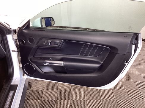 Used 2020 Ford Mustang Premium RWD image 8