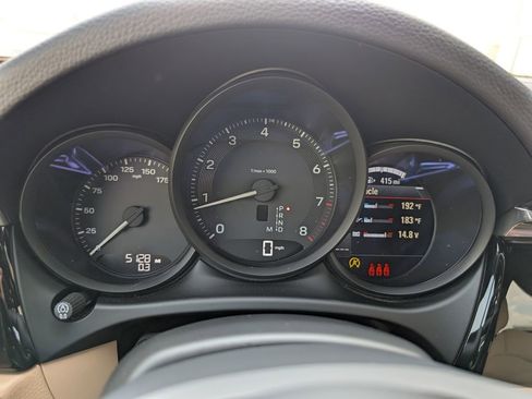 Certified 2026 Porsche Macan AWD/4WD image 12