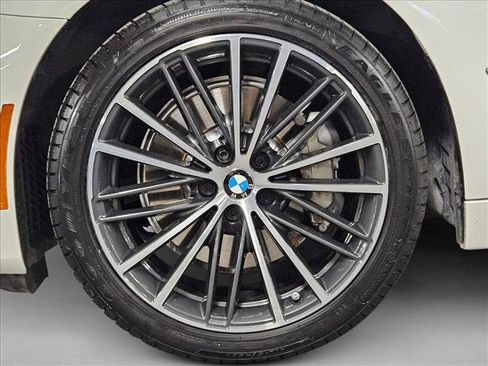 Used 2023 BMW 530i w/ Convenience Package RWD image 24