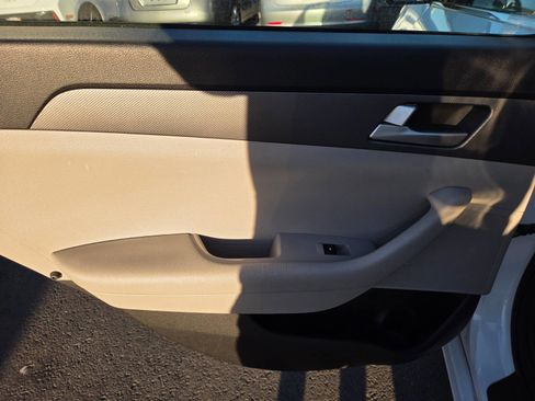 Used 2016 Hyundai Sonata SE image 9