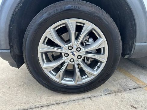 Used 2020 Ford Explorer XLT w/ Equipment Group 202A RWD image 10