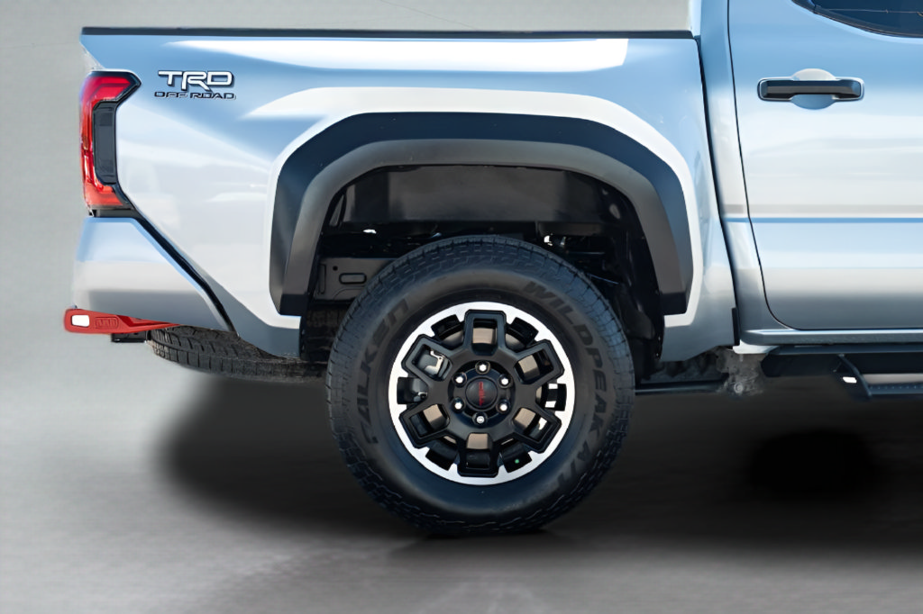 Used 2025 Toyota Tacoma TRD Off-Road w/ TRD Off Road Upgrade Package AWD/4WD image 5
