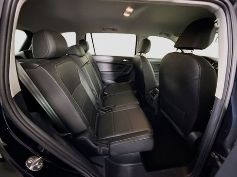 Used 2020 Volkswagen Tiguan SE image 27