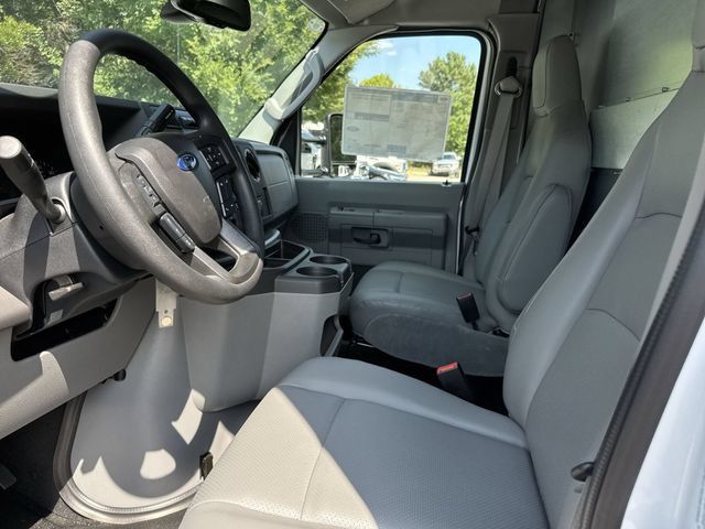 New 2027 Ford E-450 and Econoline 450 Super Duty w/ Driver's Safety Package RWD image 18