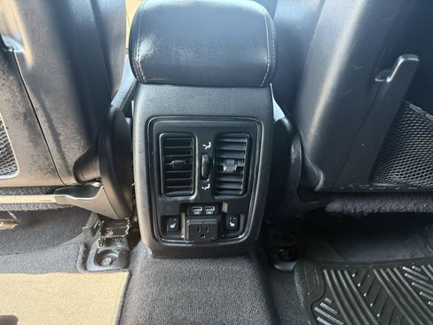 Used 2015 Jeep Grand Cherokee Limited w/ Luxury Group II RWD image 12