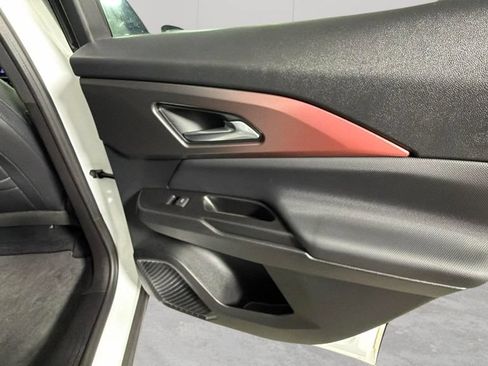 Used 2024 Chevrolet Equinox EV RS FWD image 36