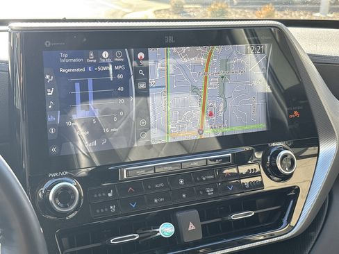 Used 2022 Toyota Highlander Platinum image 24