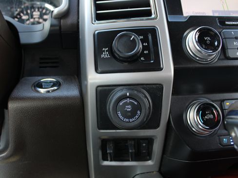 Certified 2020 Ford F150 King Ranch w/ Equipment Group 601A Luxury AWD/4WD image 20