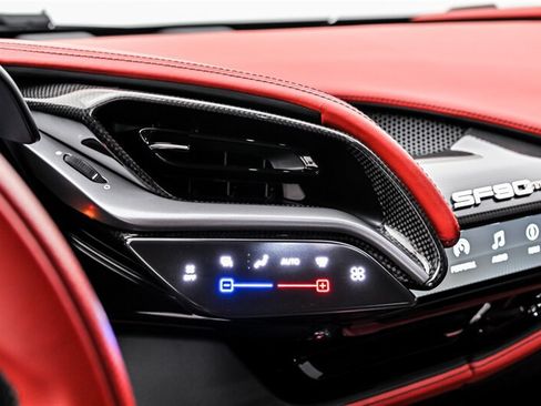 Used 2022 Ferrari SF90 Stradale AWD/4WD image 22