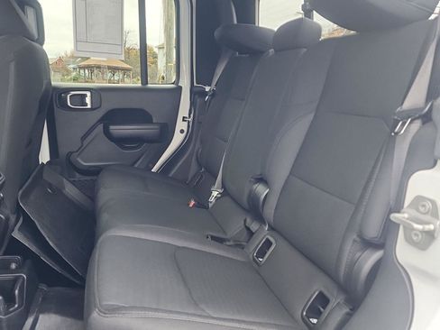 Certified 2021 Jeep Gladiator Willys image 14