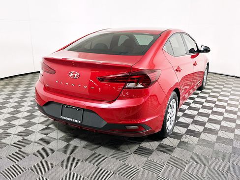 Used 2020 Hyundai Elantra SE w/ Cargo Package (C1) image 3